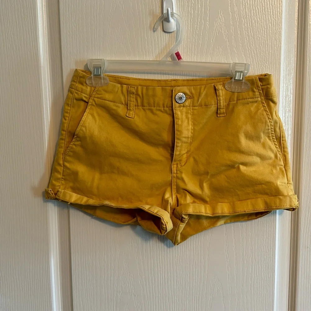 Mustard shorts - Picture 1 of 3